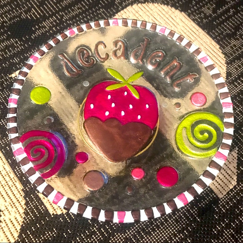 2009 Decadent 11" Glass Plate Chocolate Strawberry